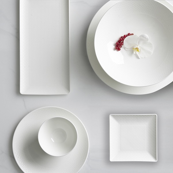 ジオ スモールスクエアプレート|WEDGWOOD公式オンラインストア