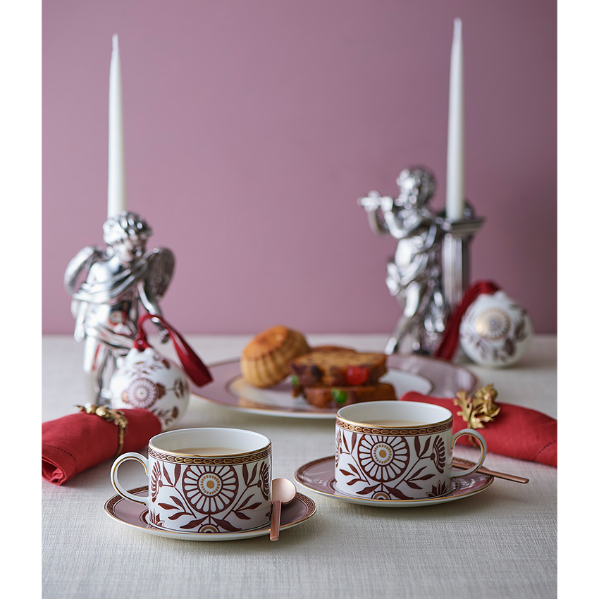 ホリデイ キャンドルスタンド ケルビム ペア|WEDGWOOD公式オンラインストア