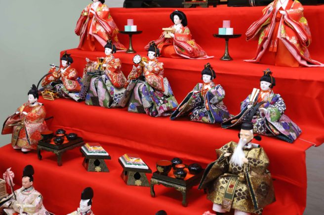 雛人形の五人囃子って何をする人たち？たのしいひな祭りにする為の豆