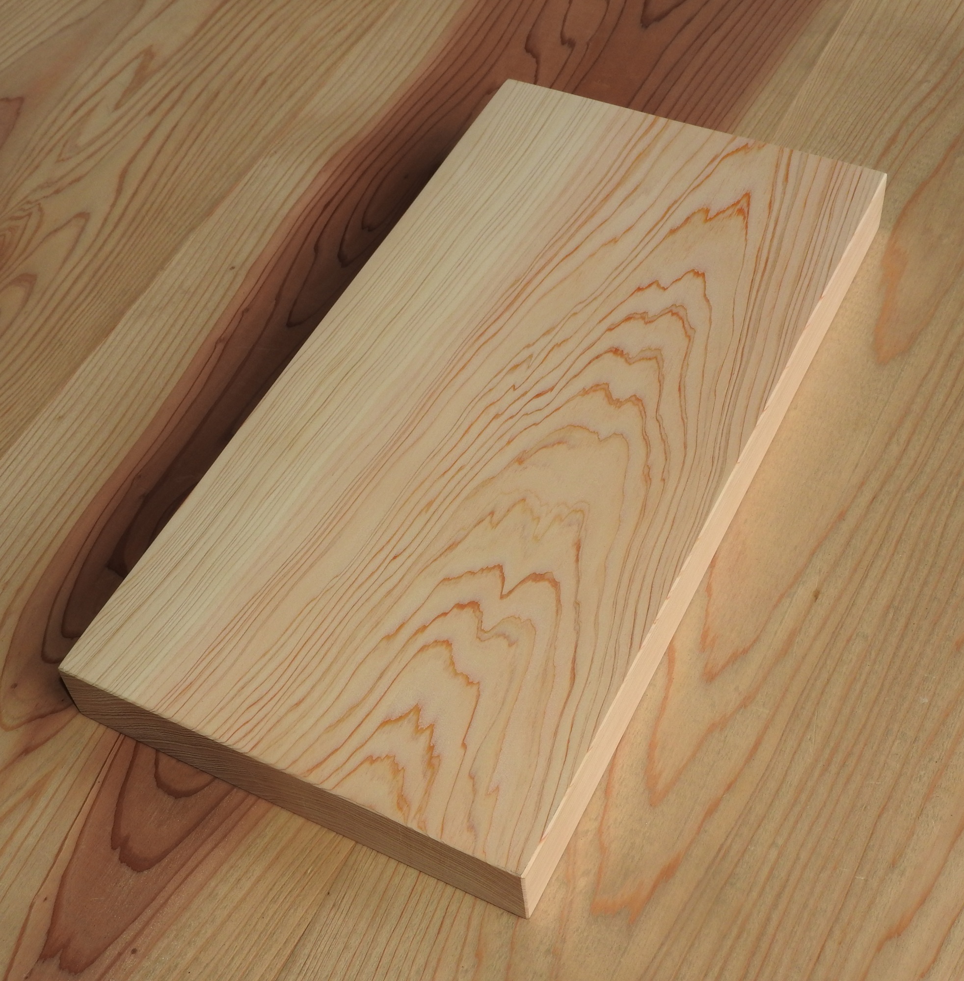 巧みの技と天然木の恵み！国産桧一枚板まな板 商品詳細｜安心で低価格