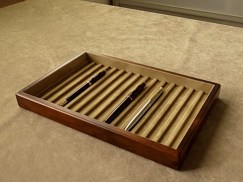 ペントレイ（蓋なし） [万年筆,波板,起毛状布,スタッキング可能,15本入れ]