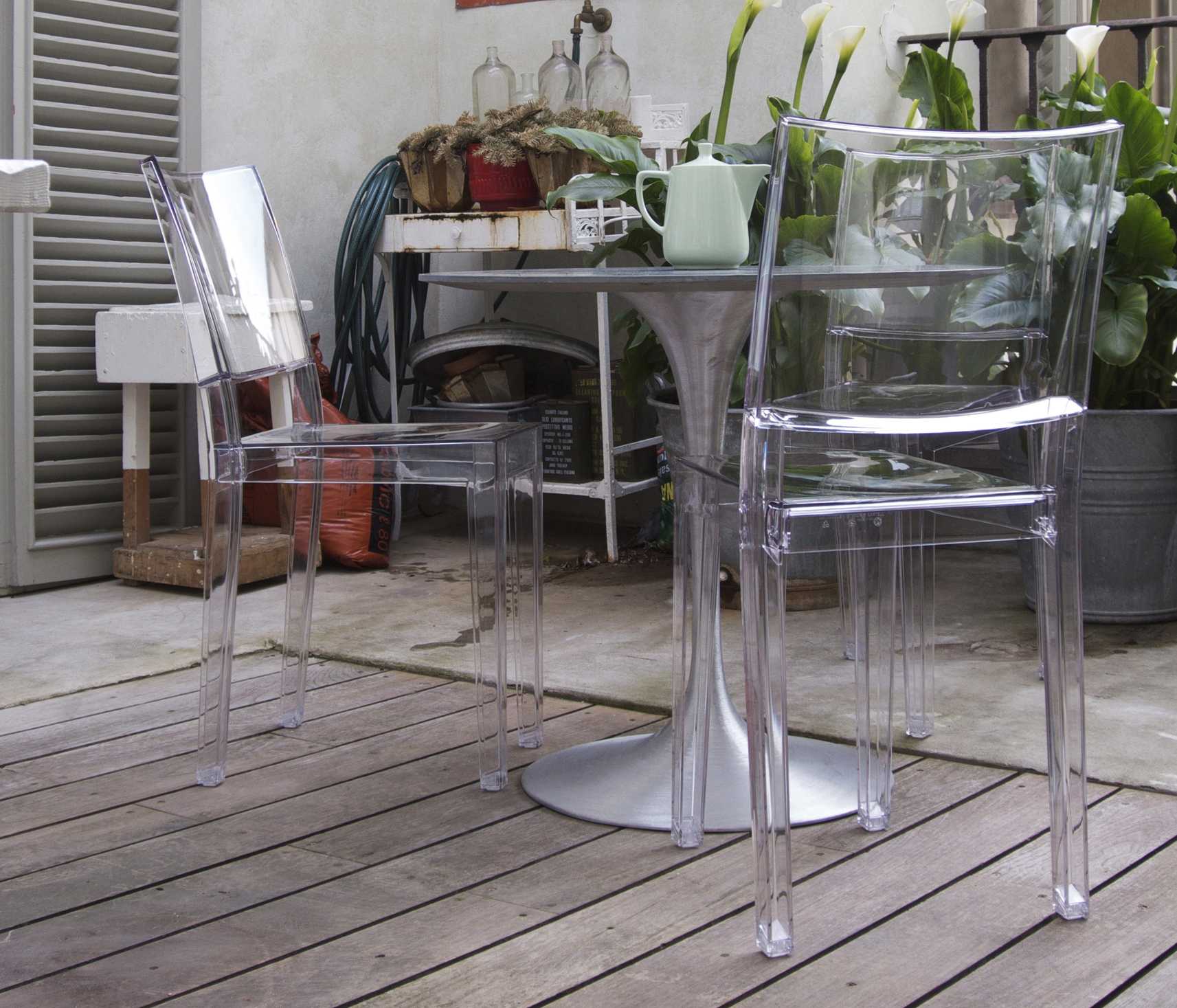 名作デザイン図鑑】革新的な透明椅子「ルイゴースト」｜TREND