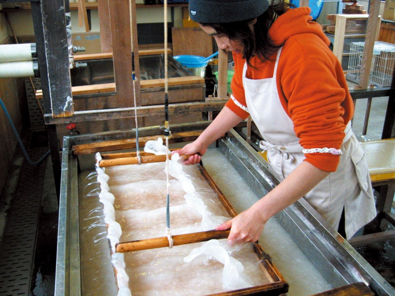 深山和紙漉き体験(山形県白鷹町)｜東北の観光スポットを探す | 旅東北