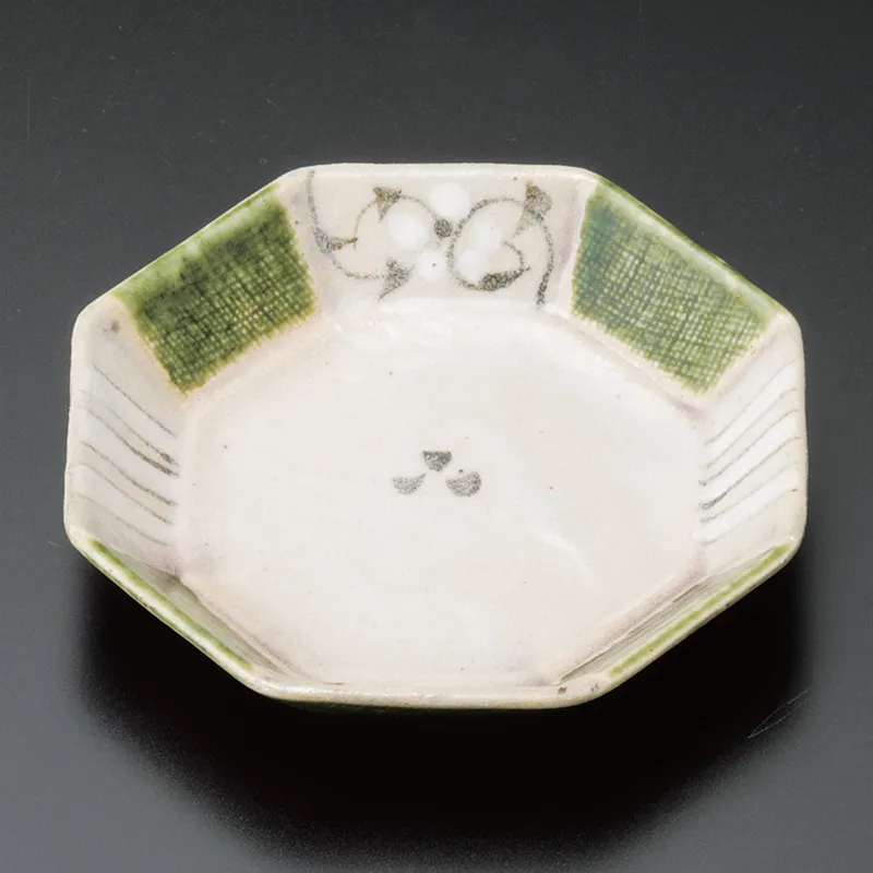 志野織部 八角盛皿 唐草絵(和風変形皿(中サイズ))|食器通販の陶磁庵