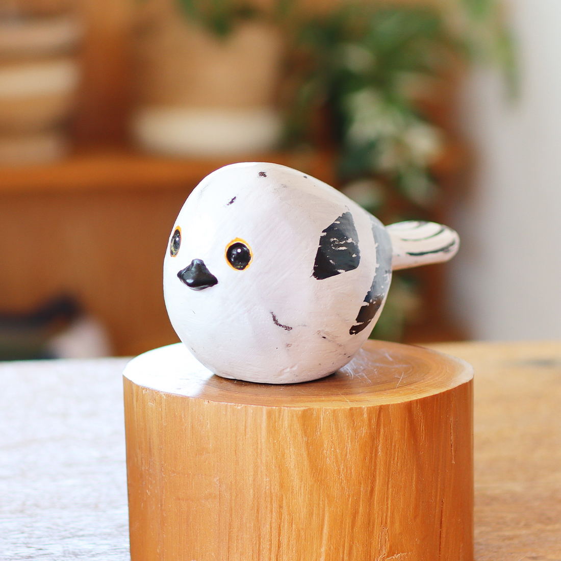 木彫シマエナガ | トモ・コーポレーション｜世界の民芸雑貨卸