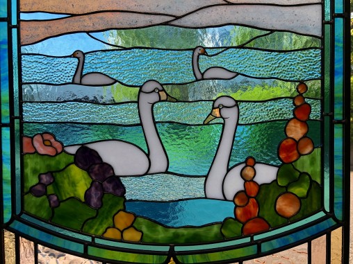 48)北海道屈斜路湖畔 カフェ花音 白鳥＆風景ステンドグラス::店舗