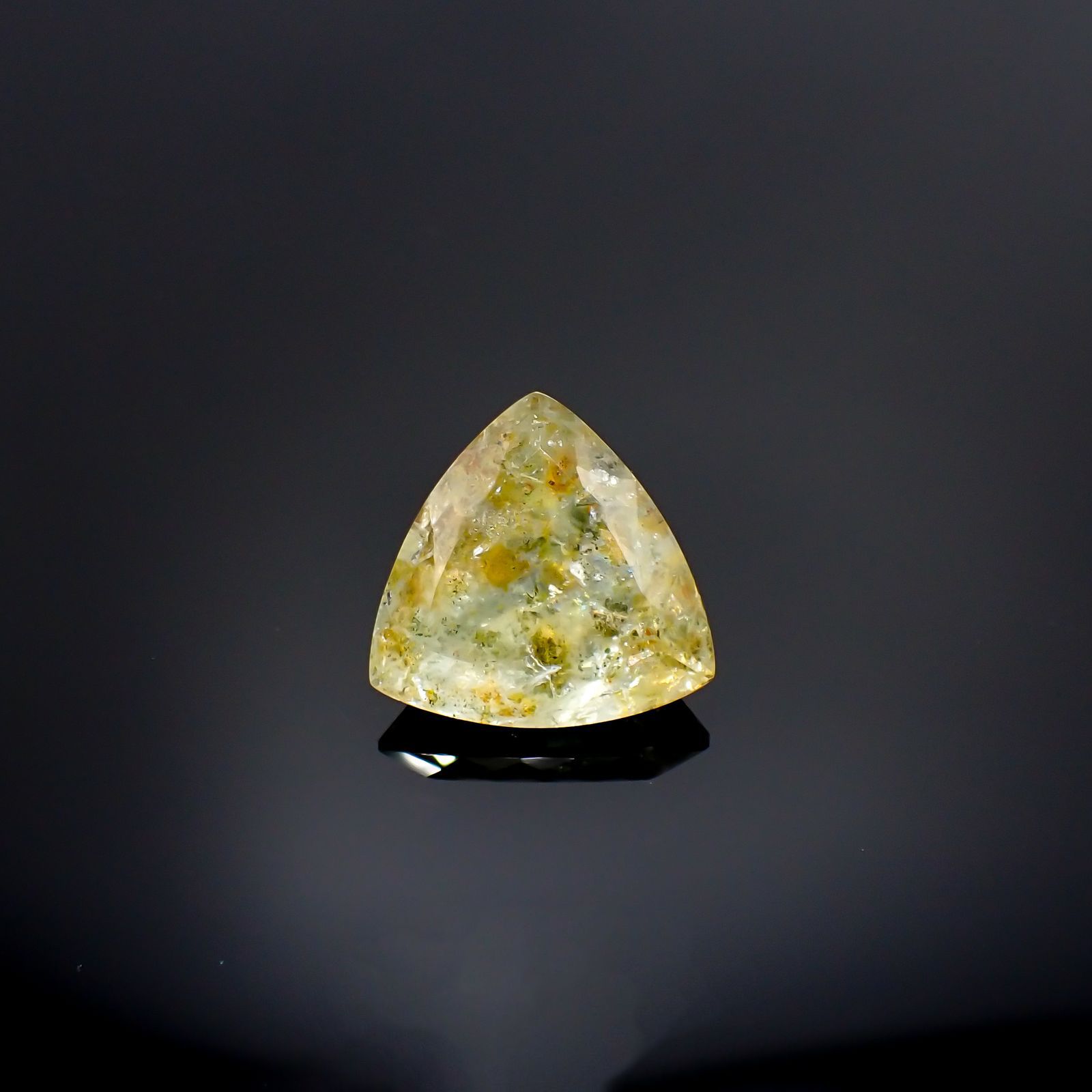 オーロラアクアマリン(宝石名レインボー シーン・ベリル) ブラジル産