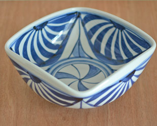 砥部焼の和食器 梅山窯の大鉢 【砥部工房 からくさ】