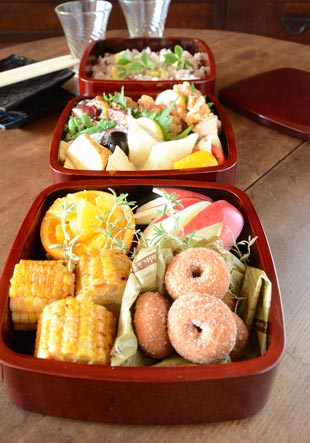 香川漆器の重箱 【砥部工房 からくさ】