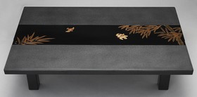 座卓・竹に雀蒔絵は、良く使う両側を乾漆仕上げにした、傷を気にせずお