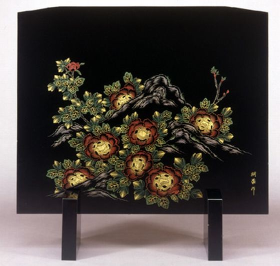 輪島塗 衝立（ついたて） 牡丹沈金は色鮮やかな沈金が美しい | 輪島塗