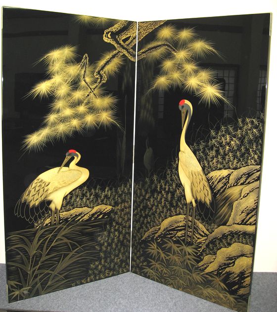 輪島塗家具 屏風・夫婦鶴沈金は、迫力のある沈金の鶴が豪華な屏風