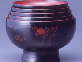 五重椀 古代鶴亀蒔絵（ごじゅうわん つるかめまきえ） | 輪島塗の