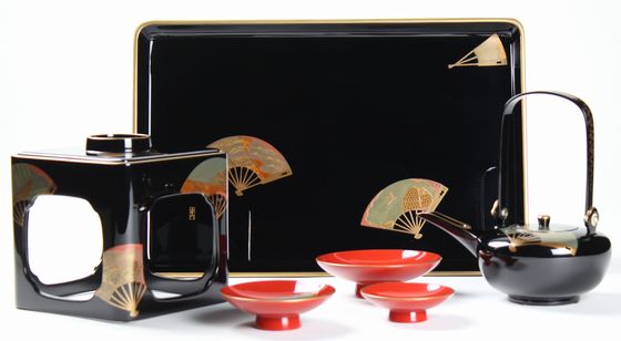 屠蘇器 金縁・扇面源氏香蒔絵 1,320,000円（税込） | 輪島塗の塗師屋