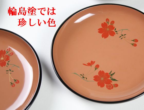 銘々皿（丸型）桜蒔絵 5枚1組 165,000円（税込） | 輪島塗の塗師屋
