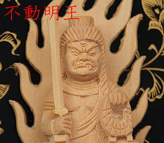 7．酉年生まれの守り本尊 不動明王 88,000円（税込） | 輪島塗の