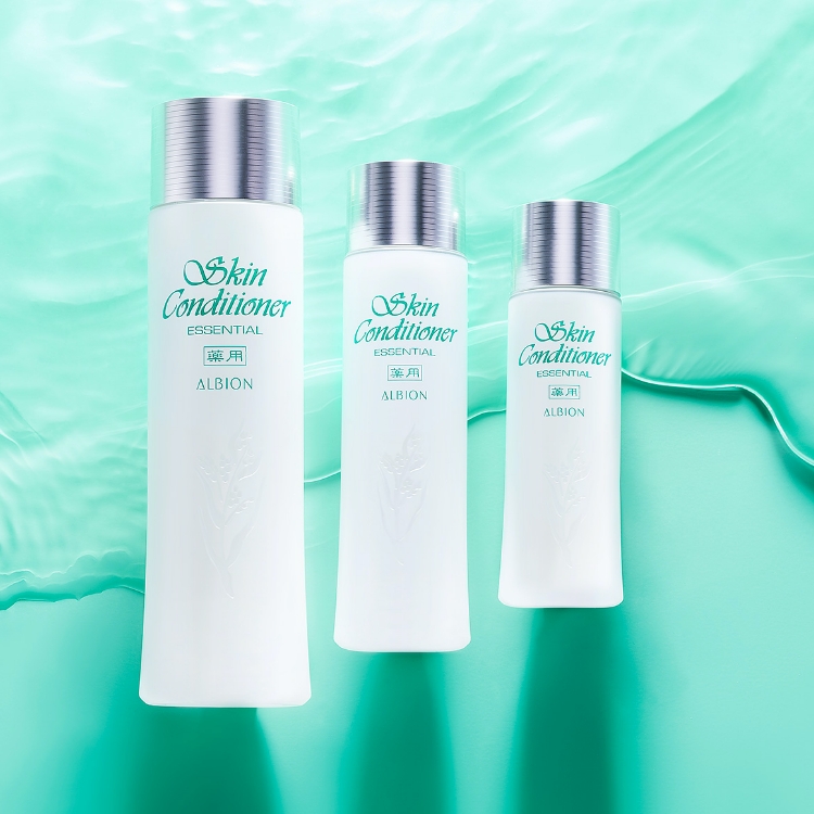 アルビオン＞ハトムギエキスを配合。薬用化粧水“スキコン”が進化