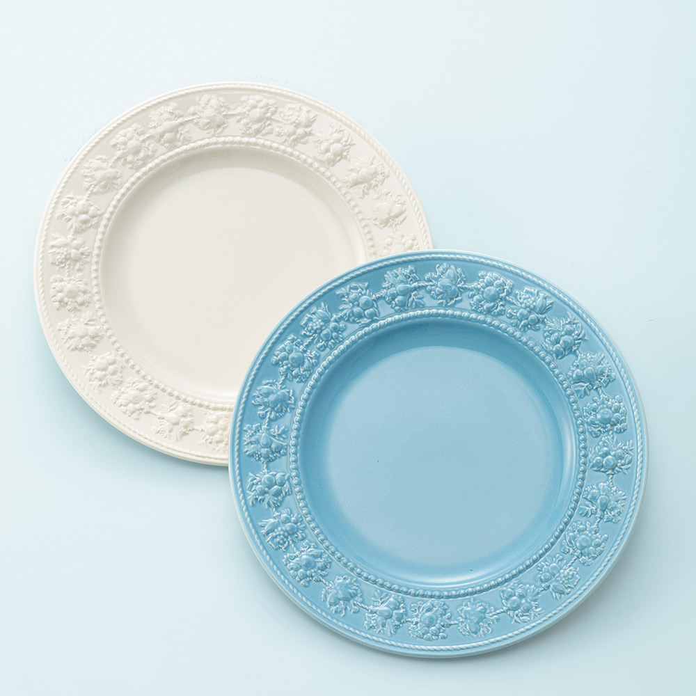 ウェッジウッド〉フェスティビティ プレート27cm ペア（アイボリー