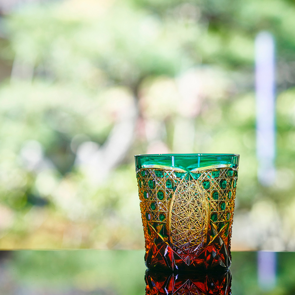 江戸切子 菊繋ぎに籠目紋 クリスタルオールドグラス 琥珀緑 | 商品詳細