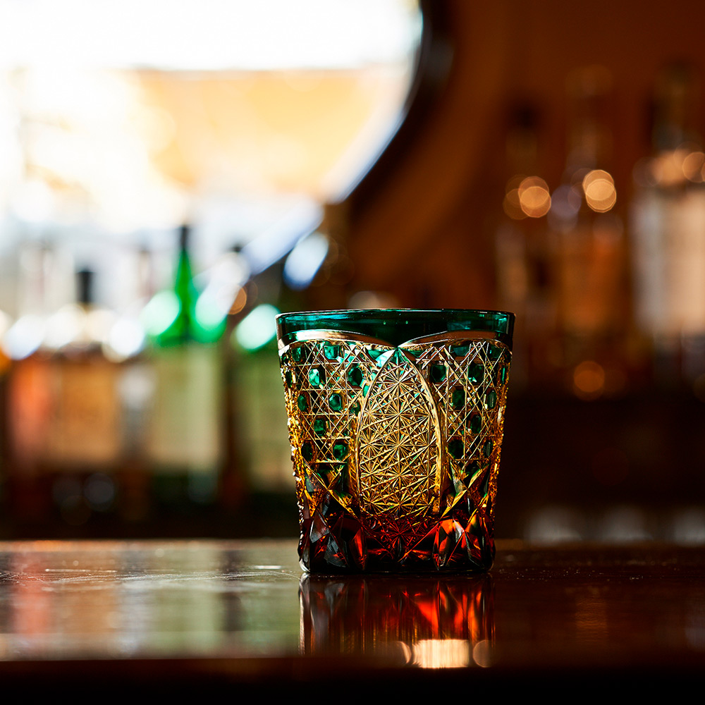 江戸切子 菊繋ぎに籠目紋 クリスタルオールドグラス 琥珀緑 | 商品詳細