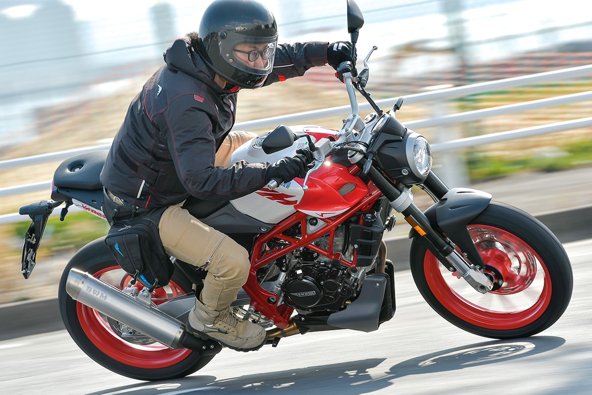 SWM VA'RE:Z125 ：スポーツ走行が楽しい原付二種ネイキッド！ - バイク