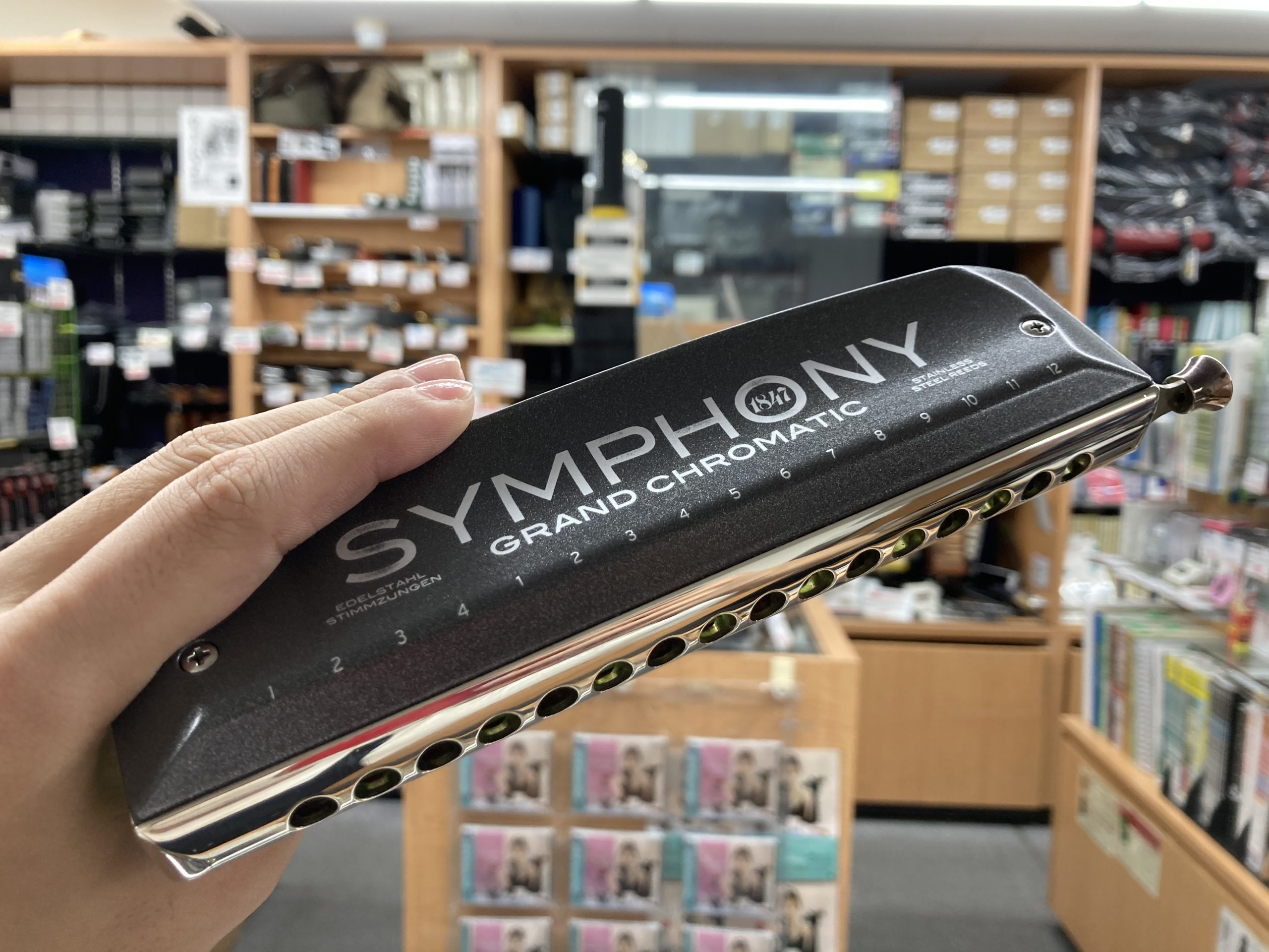 クロマチックハーモニカ16穴 3社比較!! - 谷口楽器オフィシャルブログ