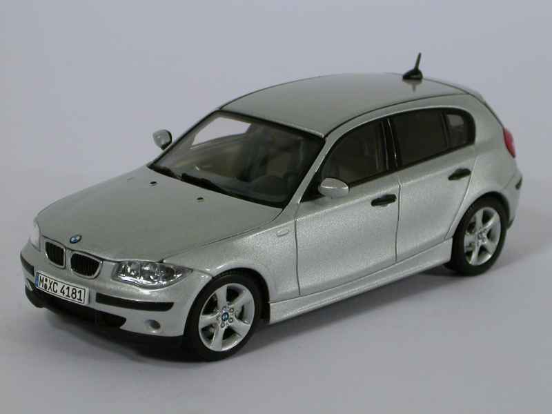 BMW - 120i/ E87 5 Doors 2004 - AUTOart - 1/43 - Autos Miniatures Tacot