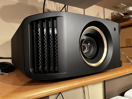 JVC DLA-V800R - 沖縄でオーディオ機器・ホームシアター等の販売・取付