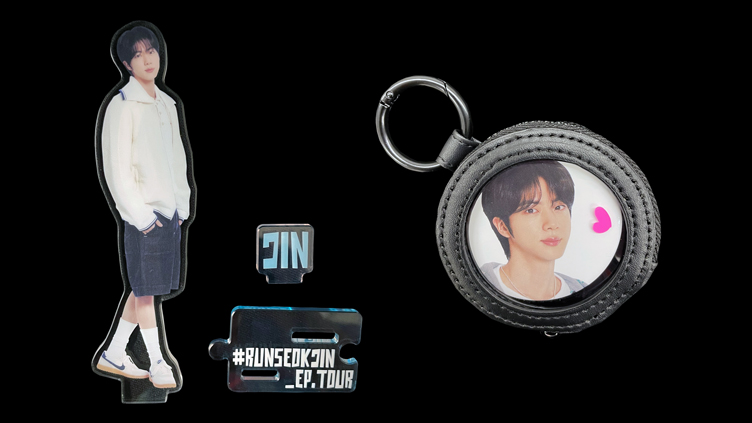 BTS JINの公式グッズ詰め合わせセットを20名様にプレゼント