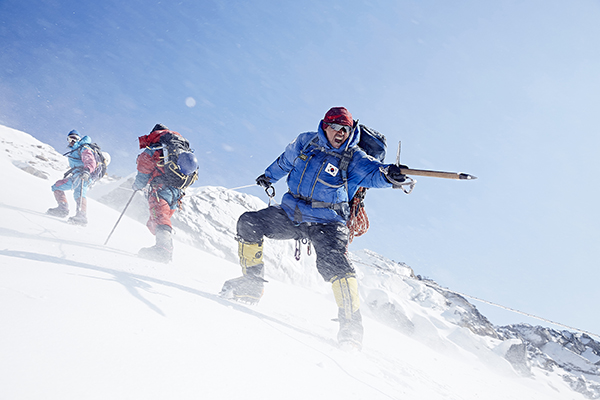 ヒマラヤ 地上8,000メートルの絆 【Blu-ray】 | TCエンタテインメント