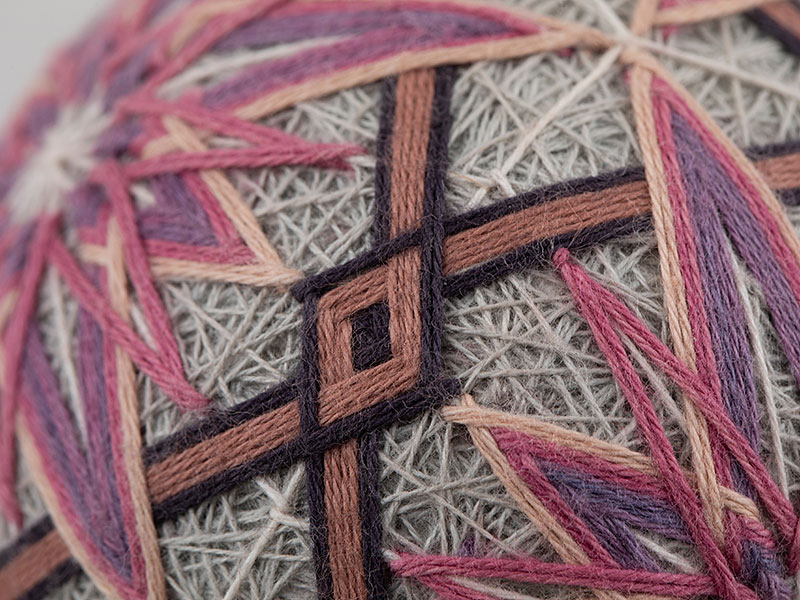 令和の手まり［菱と菊］: キット｜手づくりタウン by 日本ヴォーグ社