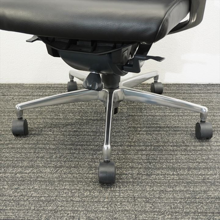 イトーキ プレクサス 肘付 ミドルバック 革 ブラック- 中古オフィス