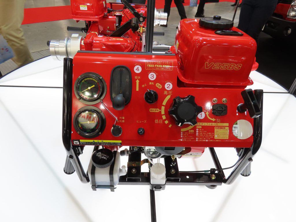 トーハツの『水害対応型動力消防ポンプ(参考出品)・屋内外消火栓代替