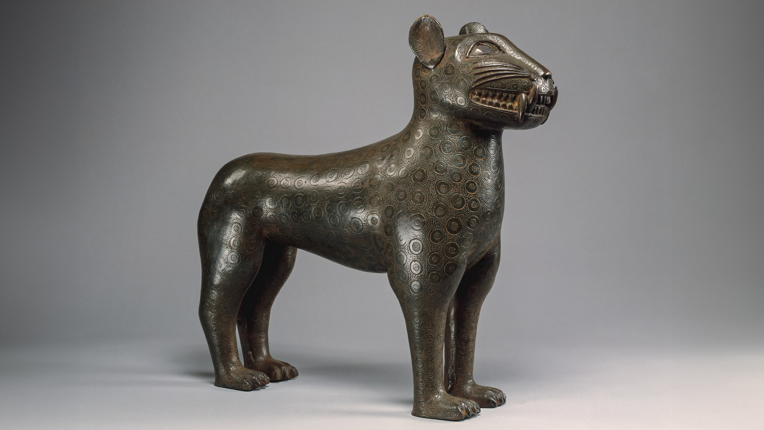 MIT Tech Review: 略奪されたアフリカの遺産、オンライン・アート