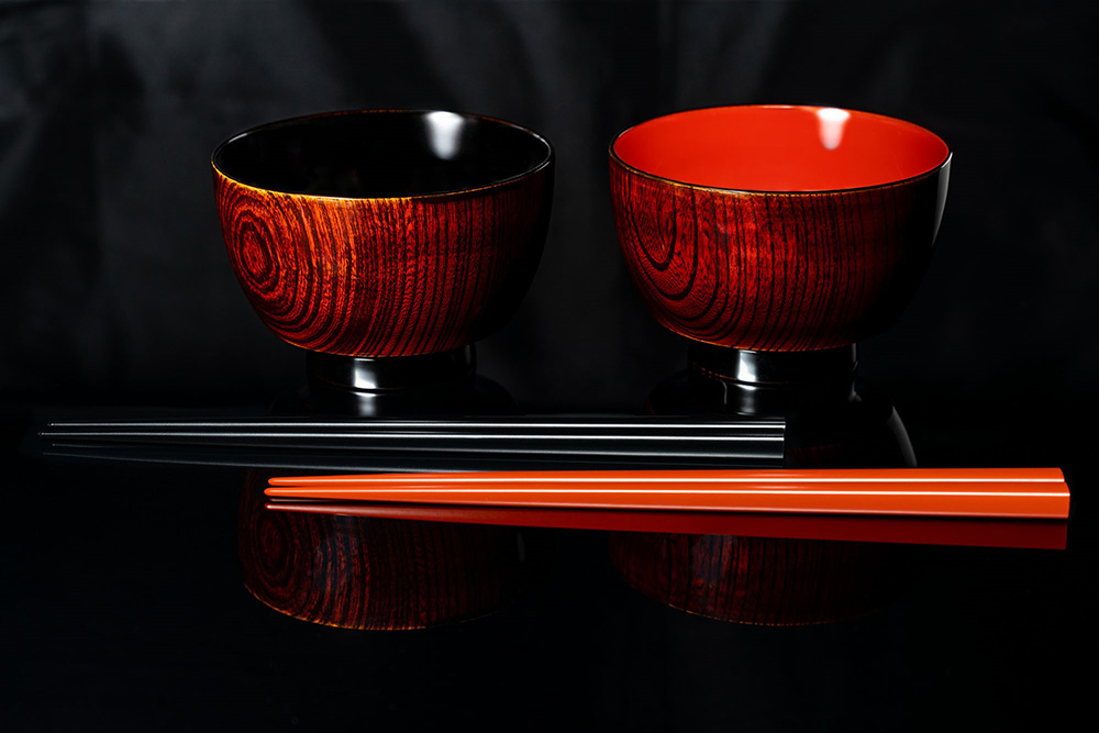 けやき 特上木地呂塗（きじろぬり）夫婦椀」とロイロ塗り夫婦箸の
