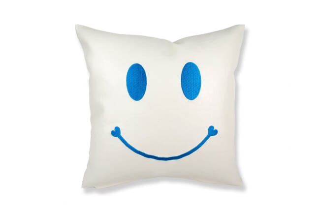 チビ スマイル キュート ブラック スマイル ニコフェイス® 刺繍