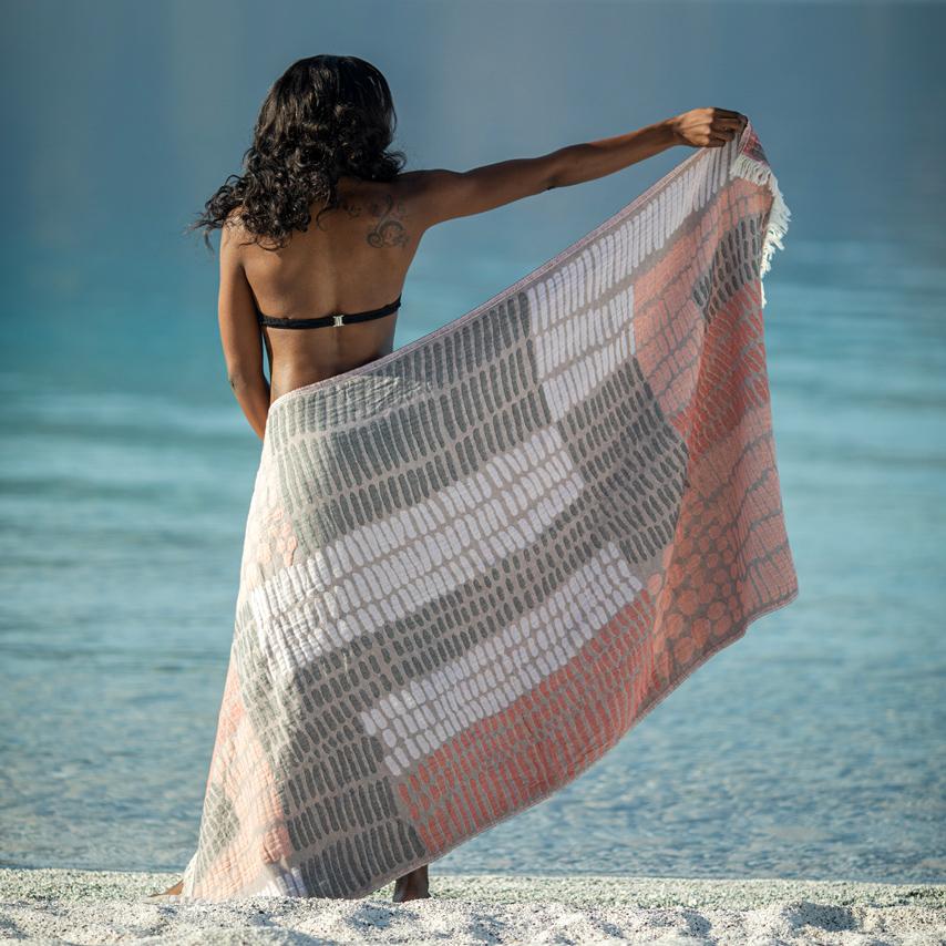 Gio Turkish Beach and Pool Towel | The Loomia