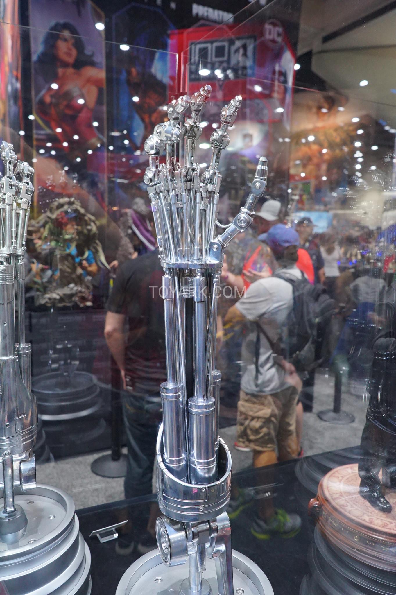 Blitzway Terminator 2 Endoskeleton Arm and Brain Chip (T2 Endoarm