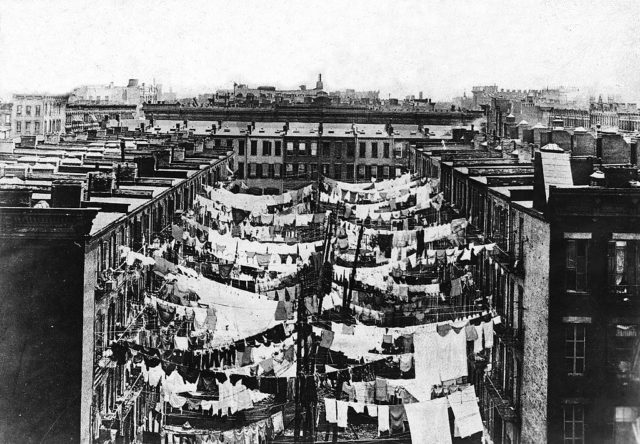 These 20 Photos Tell the Horrific History of New York's Tenements