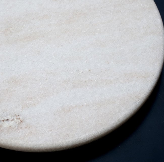 チャパティ用の台 - マーブル製[白系]［直径：約25cm、高さ：約2.5cm