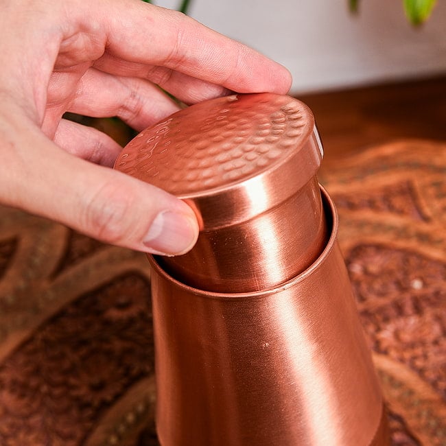 アーユルヴェーダ 高級銅製コップ付き水差し 槌目仕上げが美しい