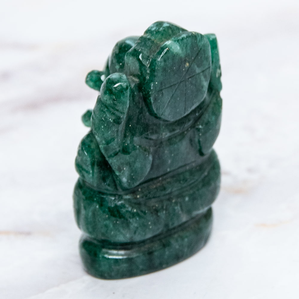 一点物・天然石】手彫りのアングリ・ガネーシャ - インド翡翠 約66g の