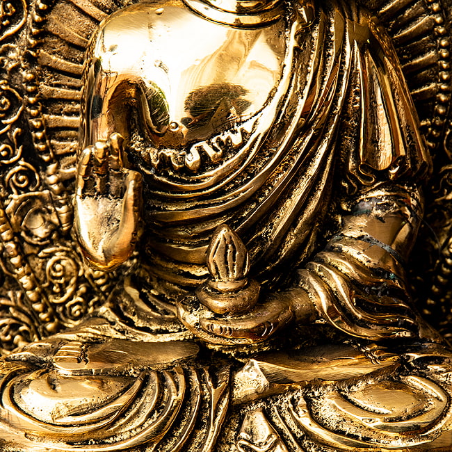 釈迦牟尼仏 坐像 光り輝くブラス製 高さ:26.5cm程度 の通販[送料無料