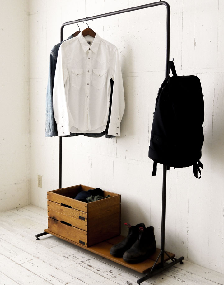 SUTTO HANGER STAND | TRUCK FURNITURE