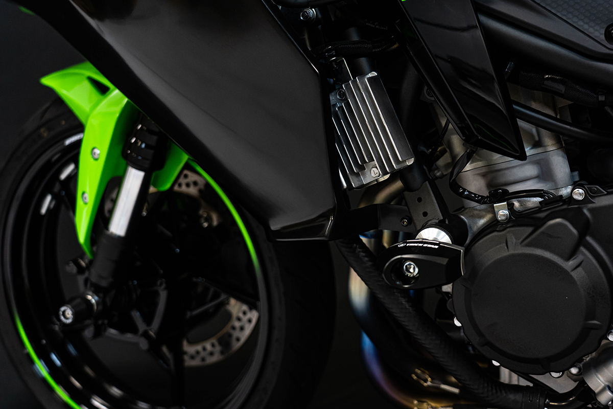 トリックスター / ZX-25R/ZX-4R(24-26) ハーフサイドカウル