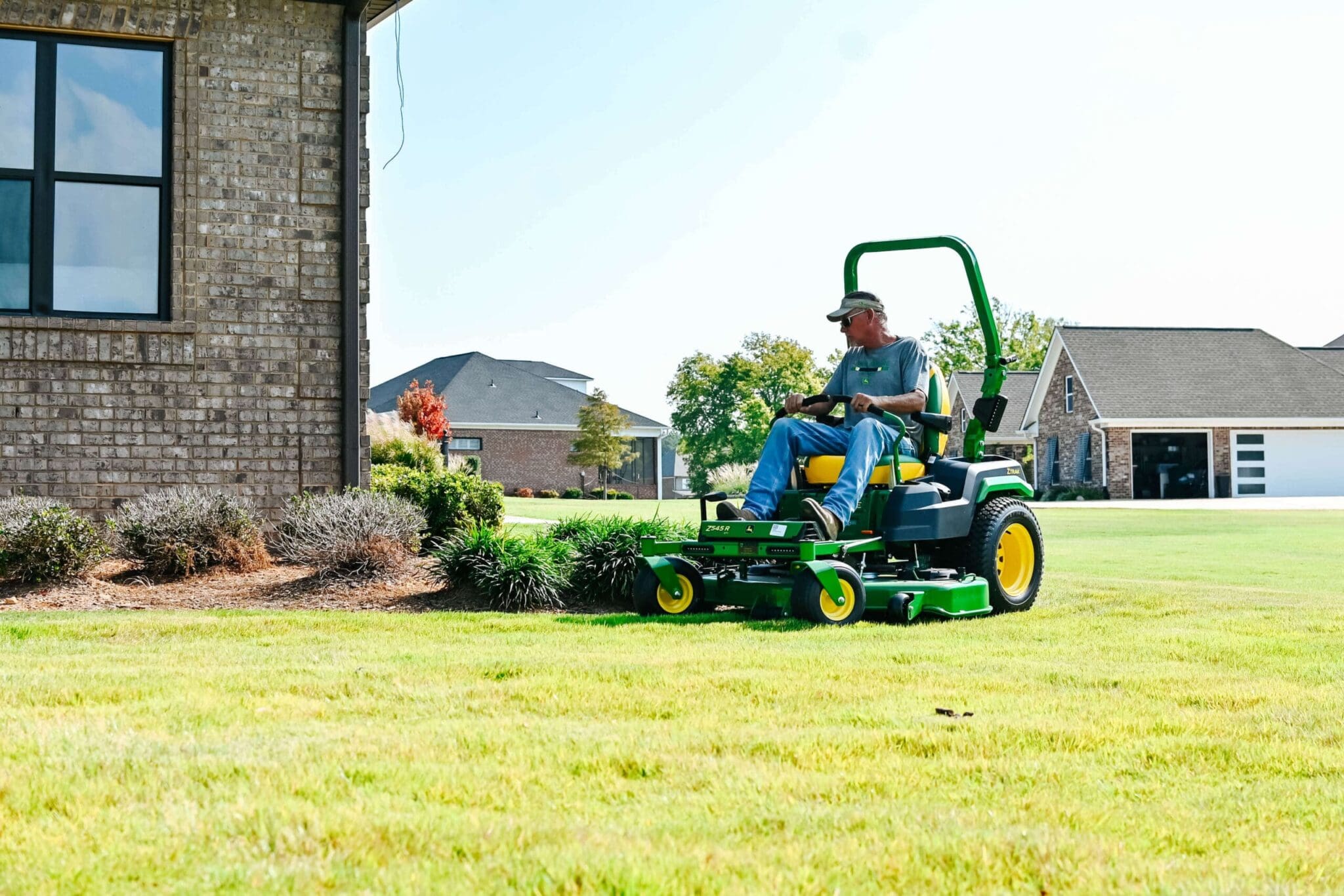 Z545R ZTrak™ Zero Turn Mower | TriGreen Equipment