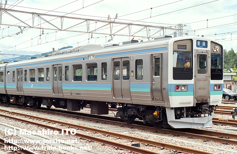 パンタグラフ未換装の モハ211-2016 | トレインブックス：店長の