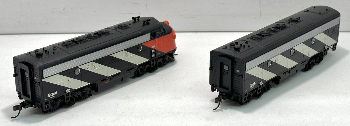 Athearn 80393 HO Canadian National Zebra F7 A/B Diesel Locomotive