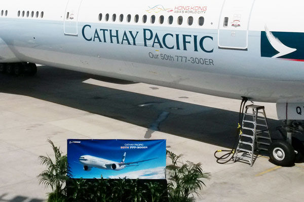 キャセイパシフィック航空、50機目のボーイング777-300ER型機を受領