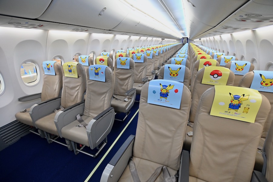 翼の先でピカチュウがウインク スカイマークの「ピカチュウジェットBC2